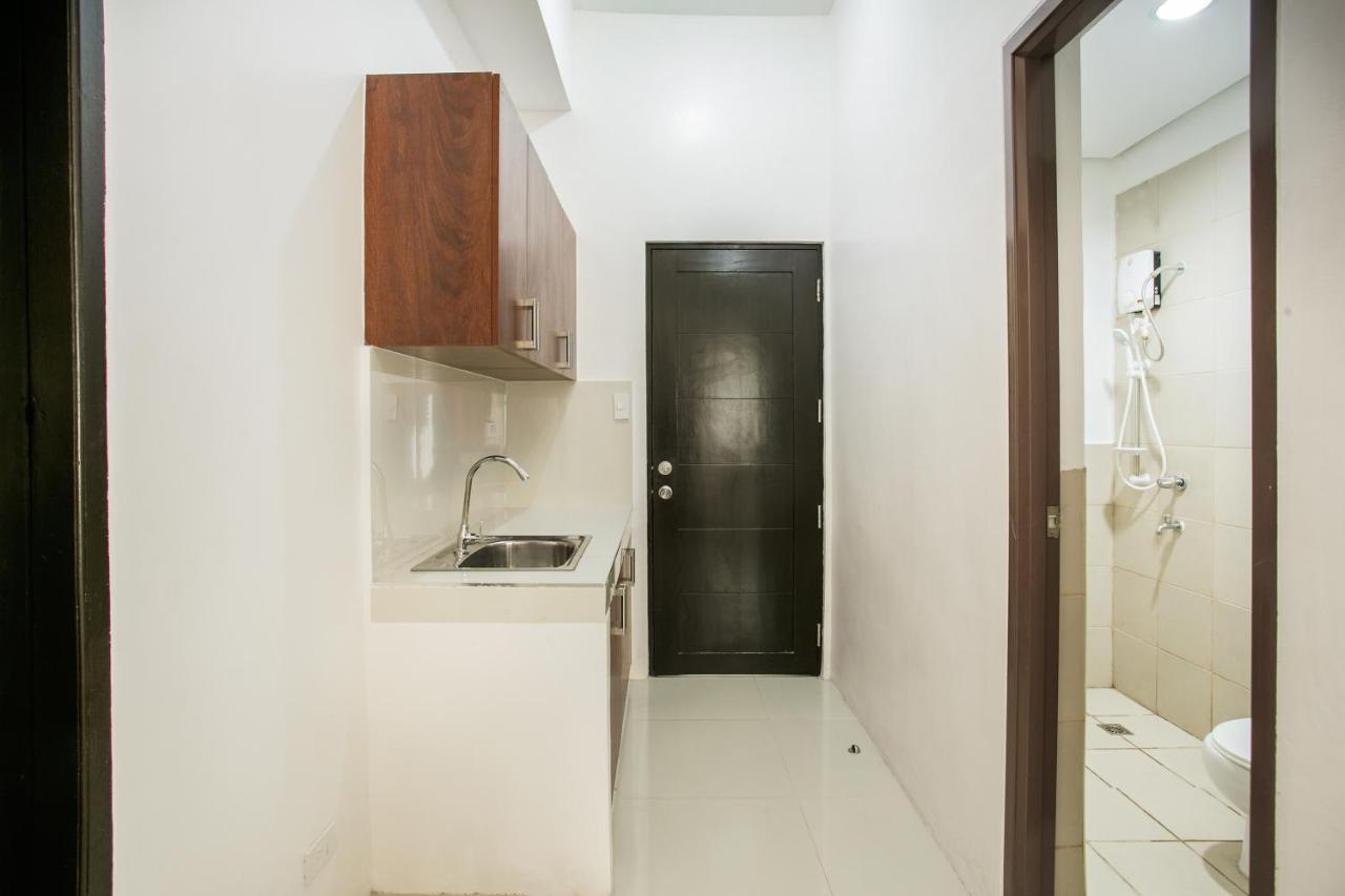 Oyo 505 Jardin Suites Manila Exterior foto